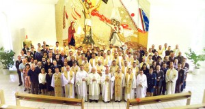 Arhivska fotografija: članovi Sinode na II. plenarnom zasjedanju